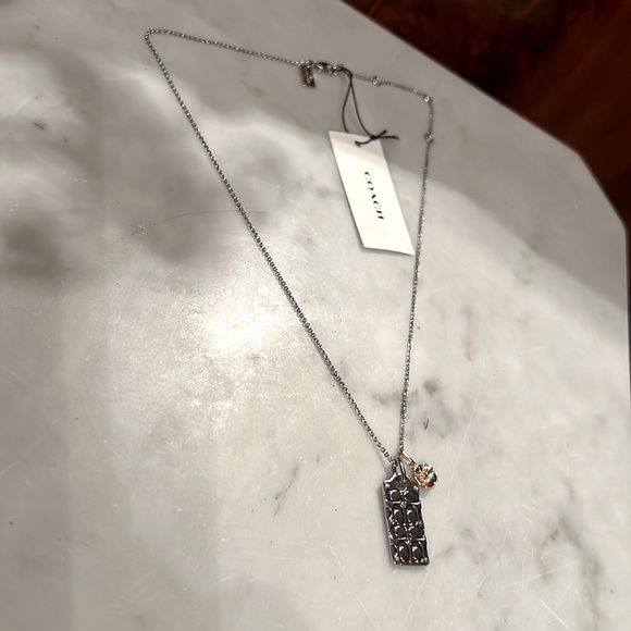 Coach Necklace - Picture 1 of 4